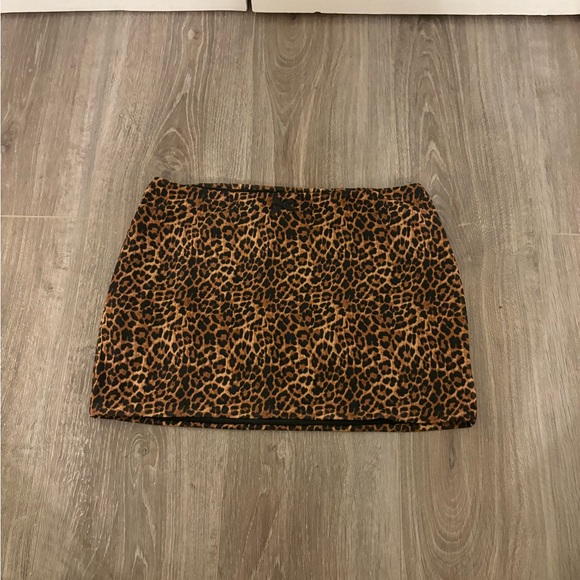 Edikted Erin Brown Leopard Print Mesh Camisole and Skirt SET - Picture 3 of 3